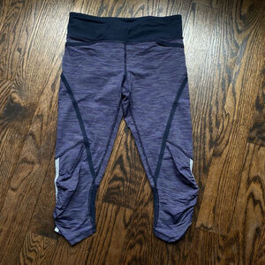 Women's Lululemon Crops SIZE 4 Purple
